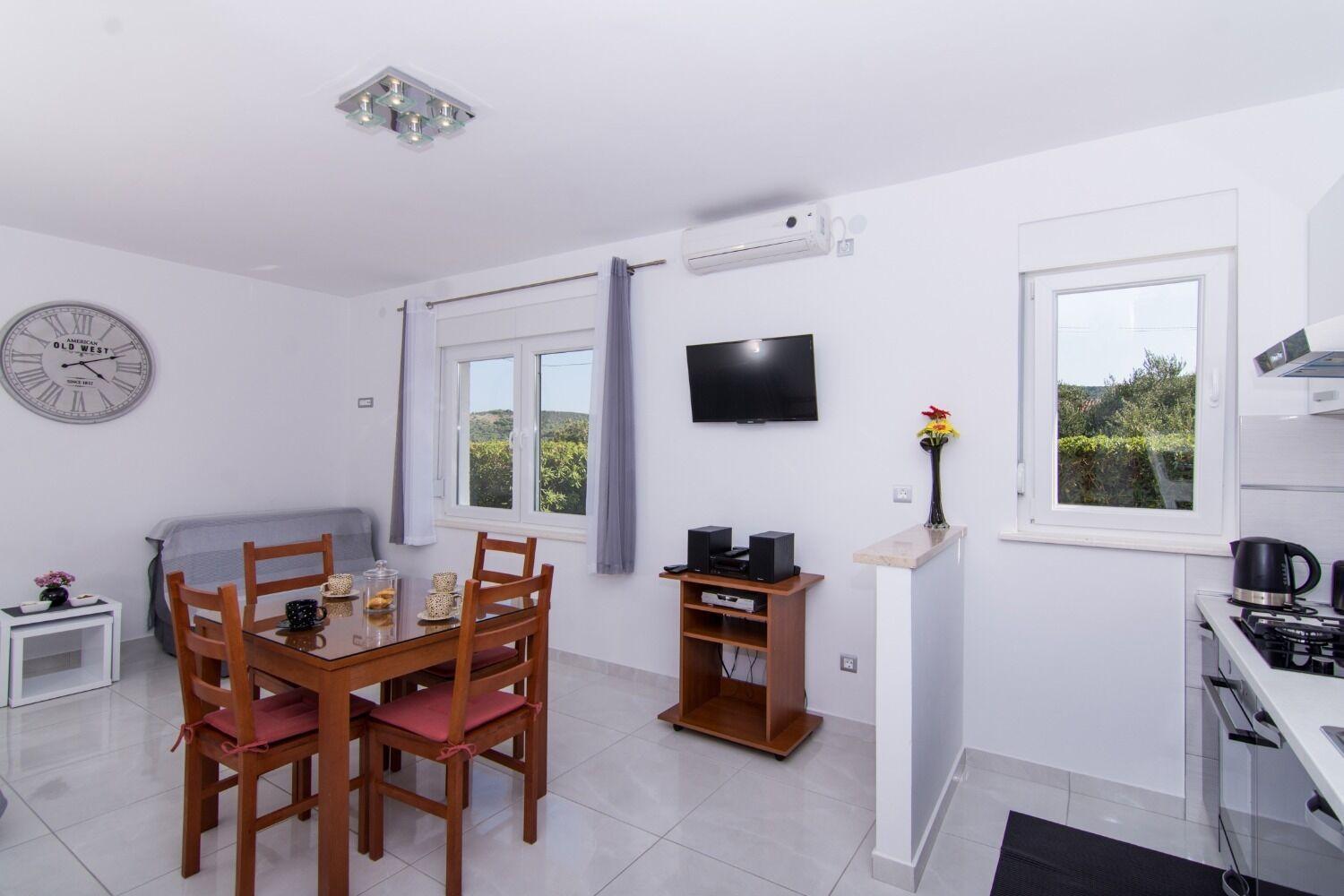 Apartments Ivica - Garden Terrace Slatine Exterior photo